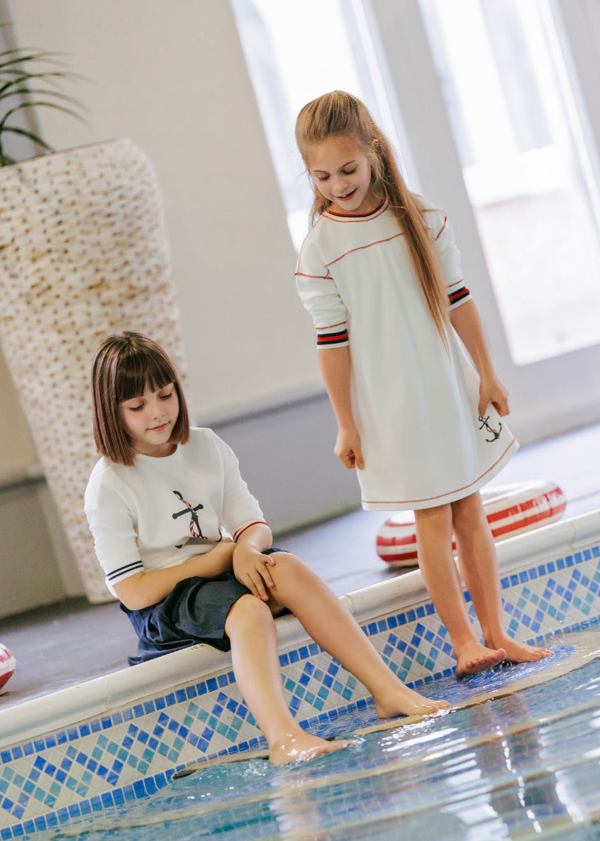 Girls – Kai and Kelly